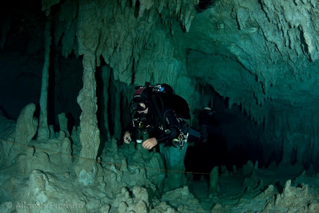 Buceando en cuevas